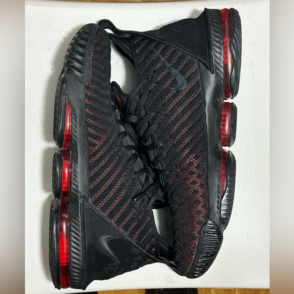 LeBron 16 ‘Fresh Bred’